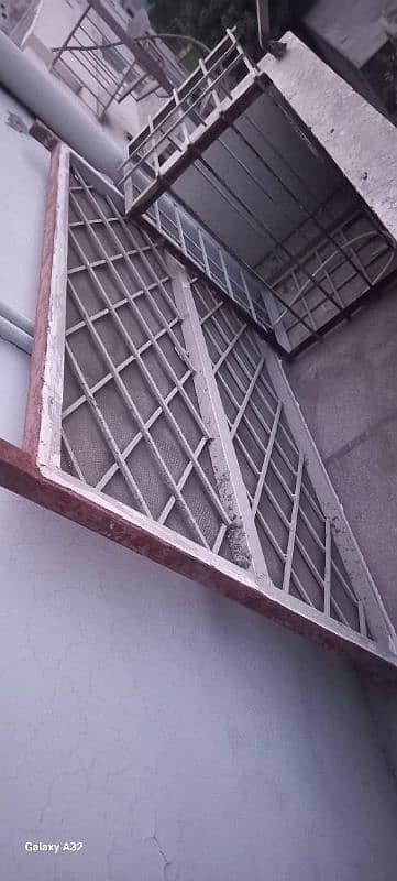 Used Steel window grille for sale size 3.5x4.3 0