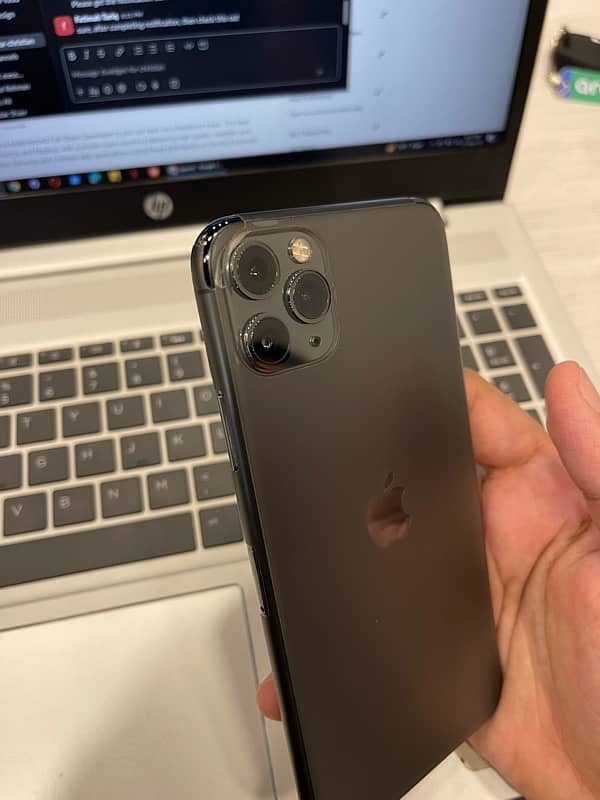 iPhone 11 pro max 256gb Space Grey PTA Approved 2