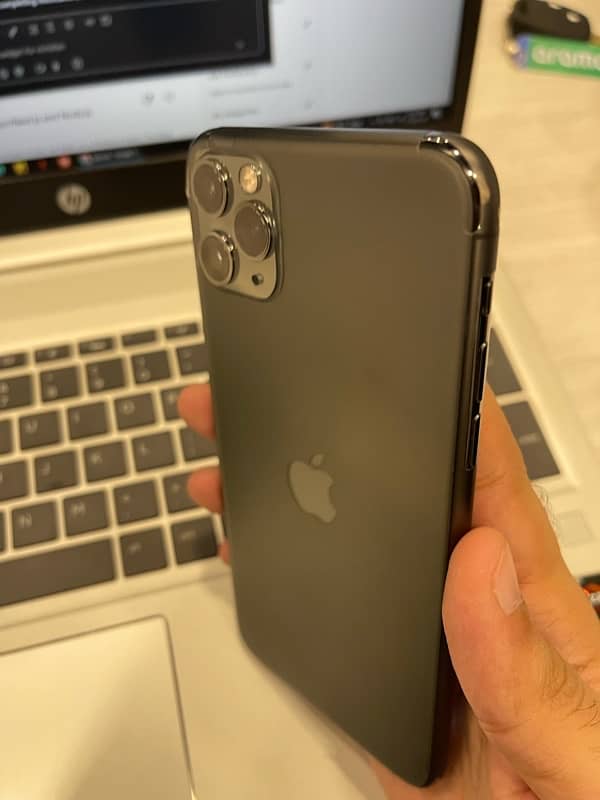 iPhone 11 pro max 256gb Space Grey PTA Approved 3