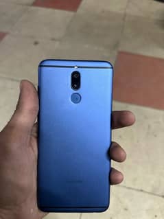 Aoa I m selling huawei mate 10 lite 4/64 gueniun condition