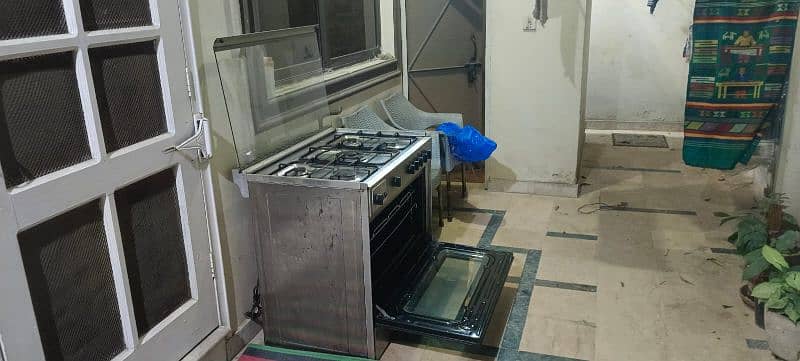 cooking Range with Oven 1