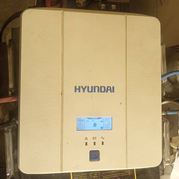 Hyundai 2kva ups+Solar inverter + 2 made in UK dried battery 0