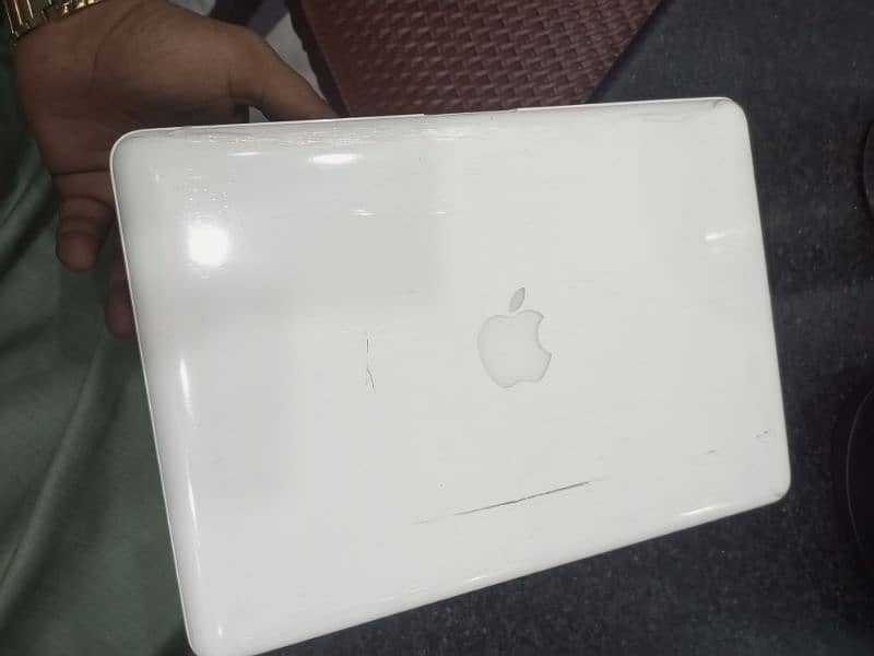 MacBook  pro for sale geniun charger 2