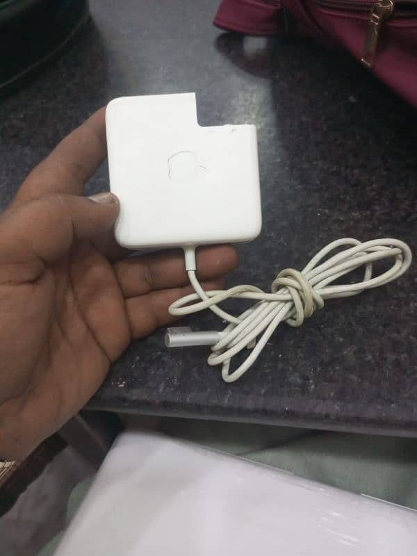 MacBook  pro for sale geniun charger 4