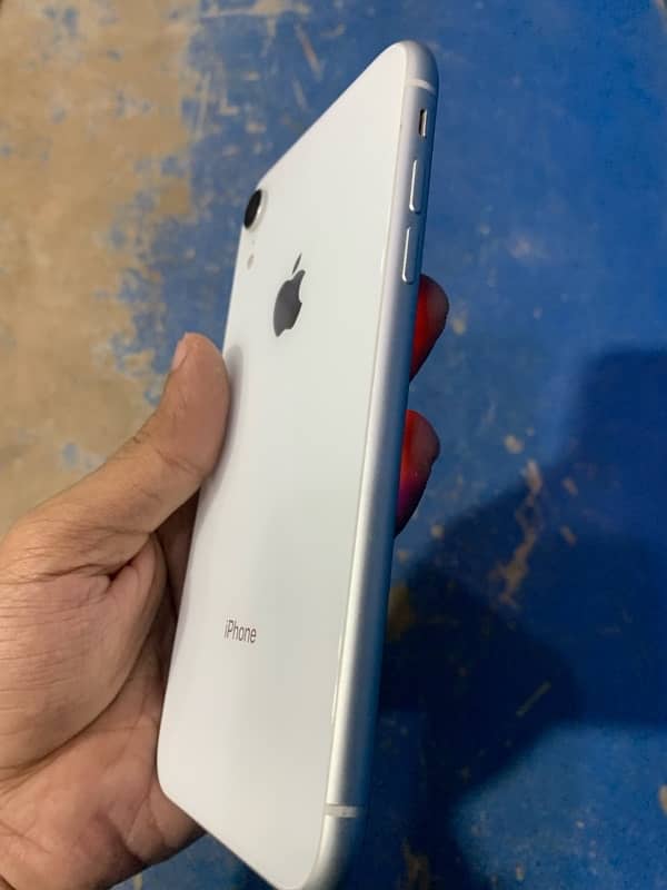 iphone XR 64gb jv 3