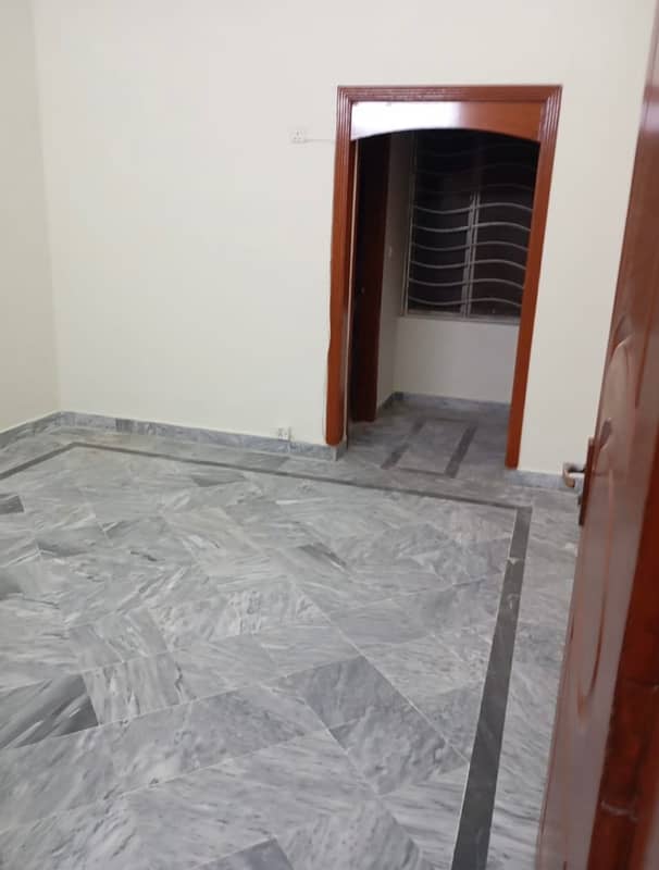 2bed flate for rent in pwd near alnoor chemist 1