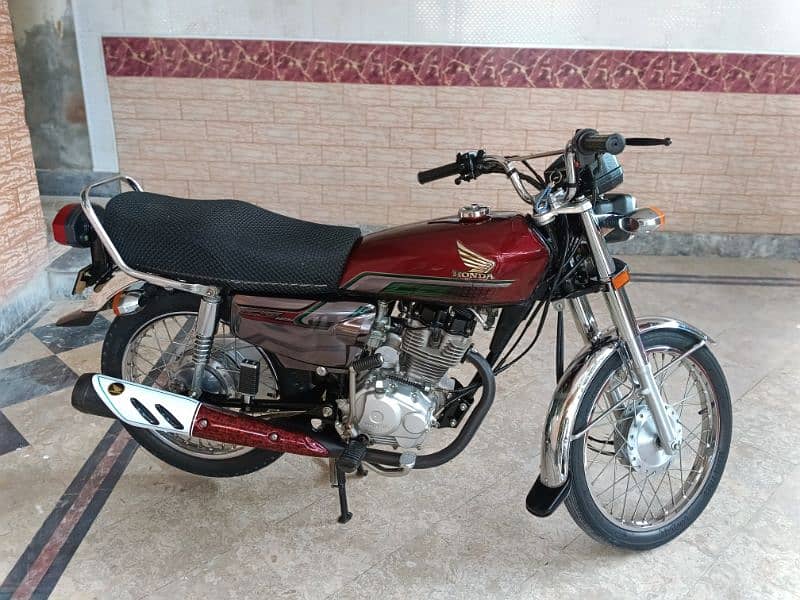 Honda 125 Special Edition 2023 Self Start 1