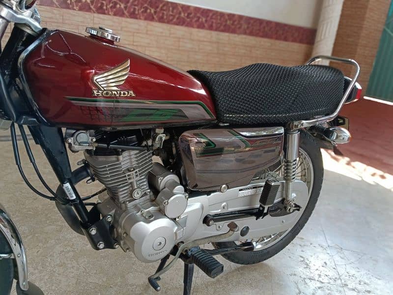 Honda 125 Special Edition 2023 Self Start 3