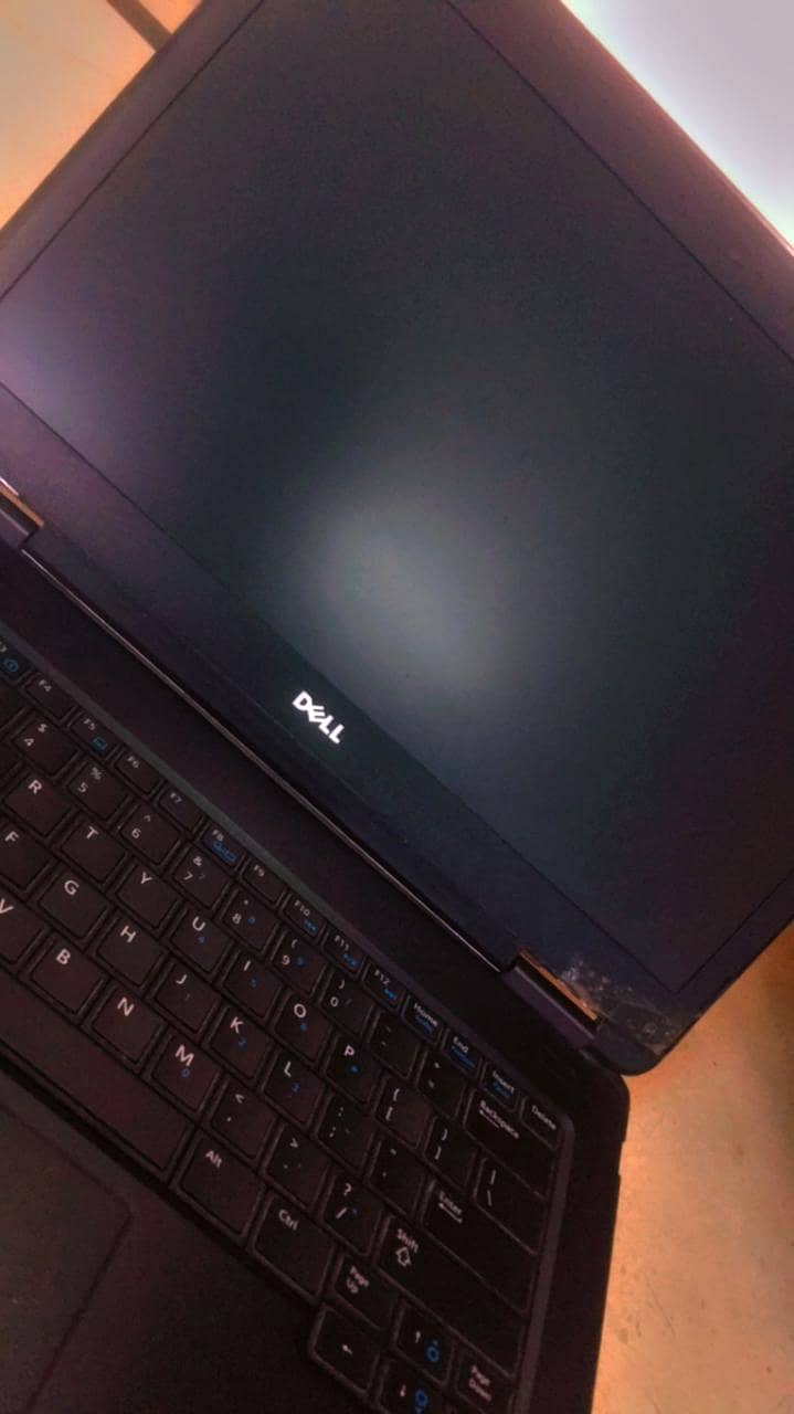 Dell latitude E5440 window 10 6