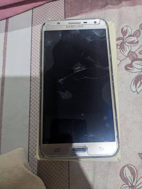 Samsung J7 core 0