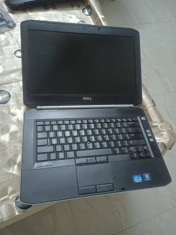 Dell core i5 3rd generation laptop 4gb ram 320gb HDD 3hr battery 2