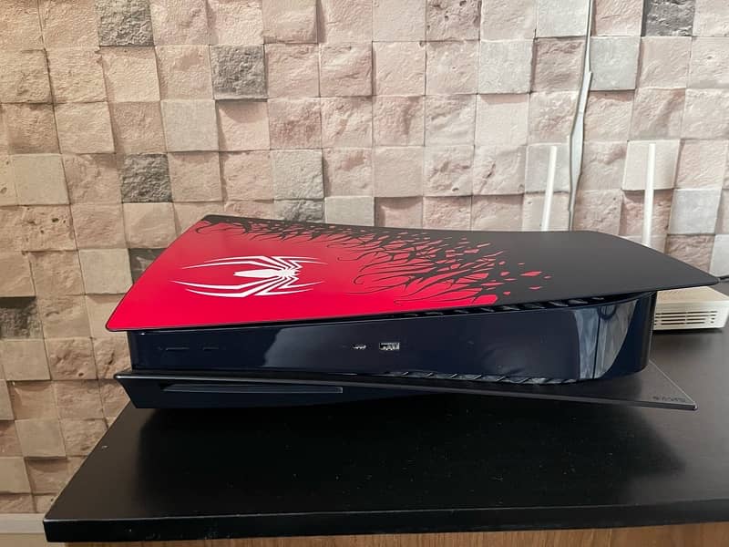 Ps5 Marvel Edition Gaming Console with box 7