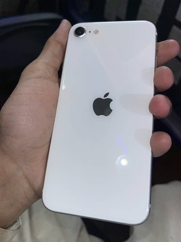 iphone SE 2020 for sall 29000Rs. 8