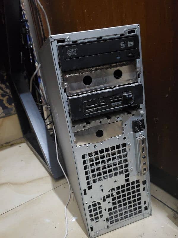 HP z400 Workstation Desktop PC Xeon with LG LCD 15 inch for sell 1