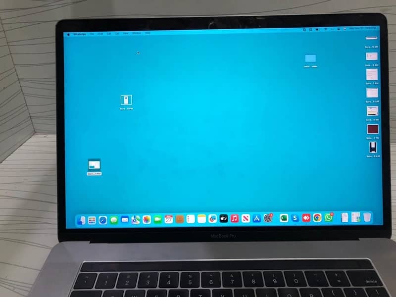 Apple MacBook Pro 2017 15” with Touch Bar Control 4