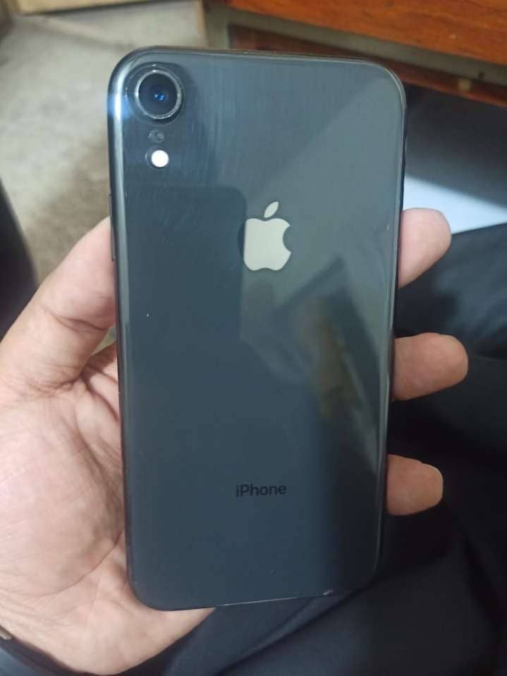 iPhone XR 0