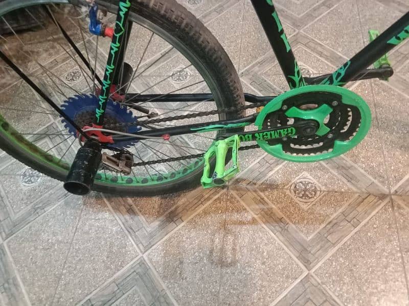 neat   and clean,one handed used 0