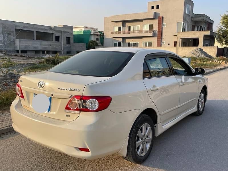 Toyota Corolla Altis 2013 3