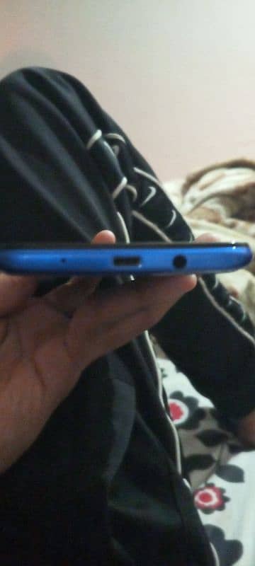 Infinix hot 11 play  with box  in best condition 2