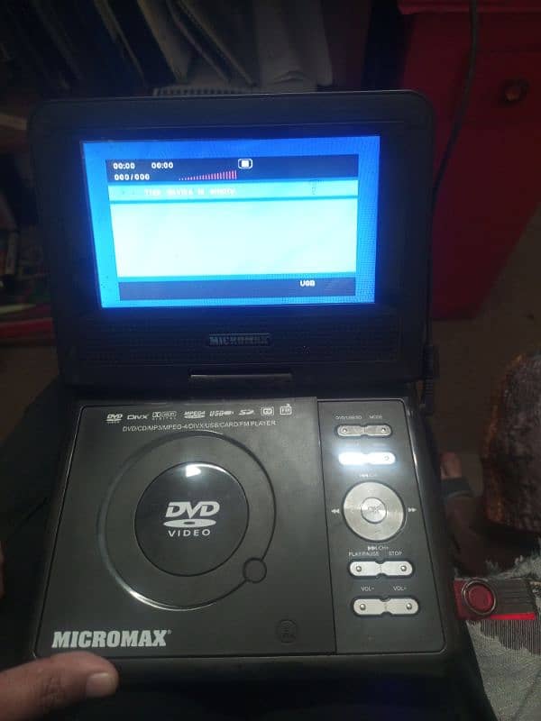 New imported portable DVD player 3