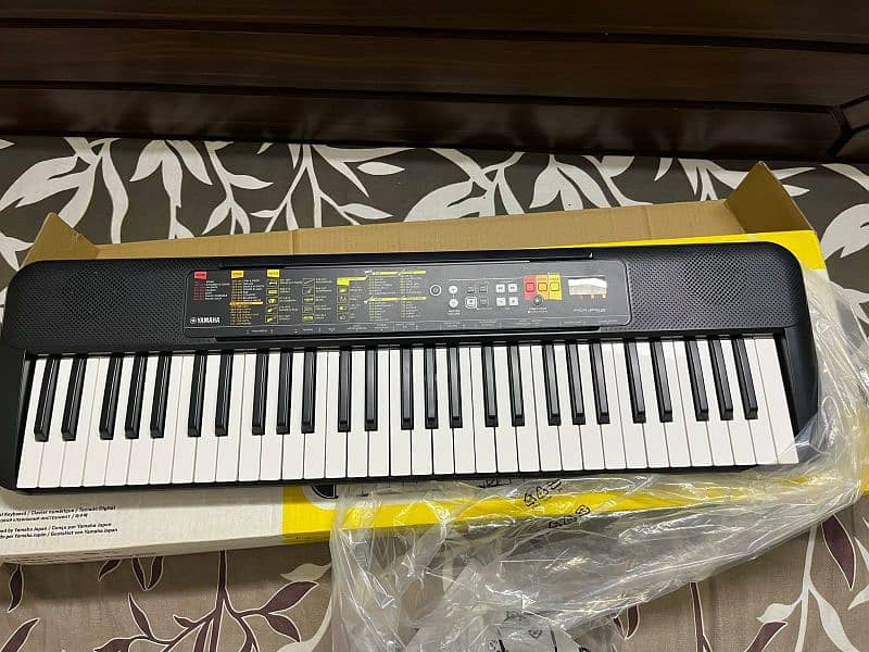 YAMAHA PSR-F52 ELECTRIC KEYBOARD BRAND NEW PIANO 1 YEAR WARRANTY 2