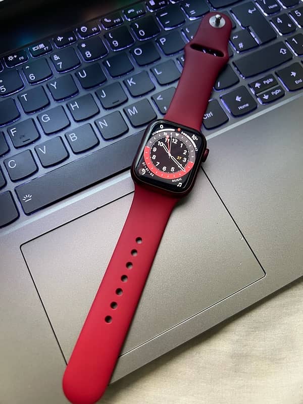 Series 7 aluminium 41 mm Product Red 1