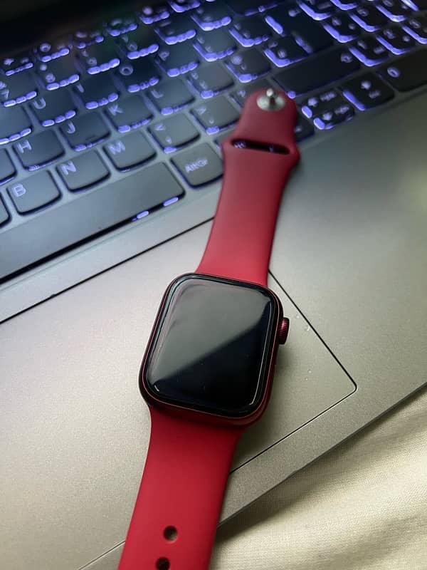 Series 7 aluminium 41 mm Product Red 2