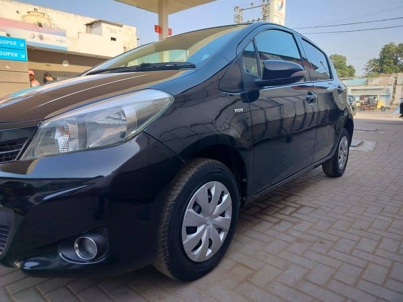 Toyota Vitz 2011 3