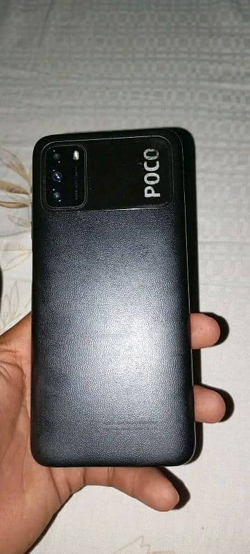 mi Poco 4+2 128 gb Mobil with charger 0