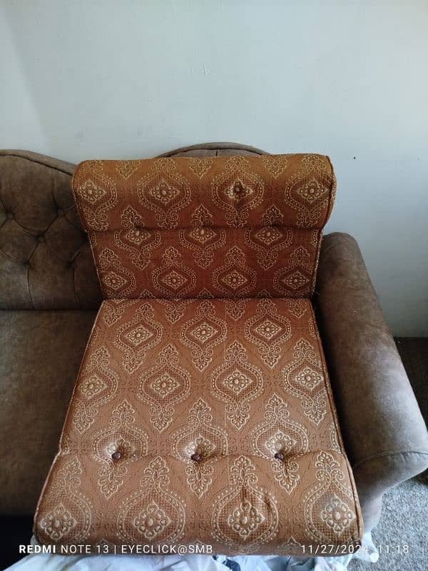 Sofa seats 1