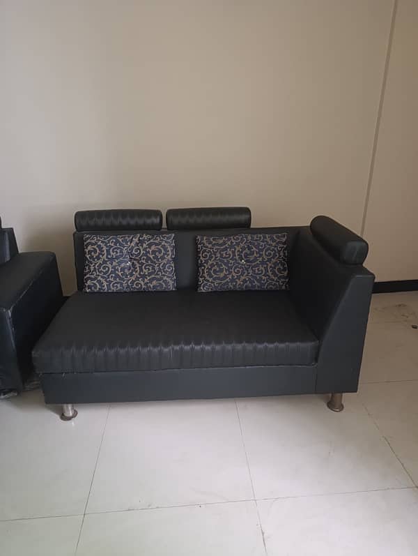 Sofa set for sale . 2