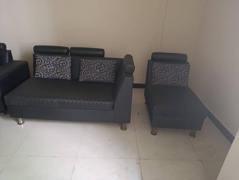 Sofa set for sale . 5