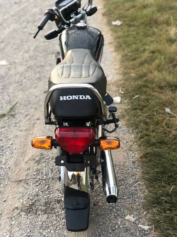 Honda 70 in lush condition 2