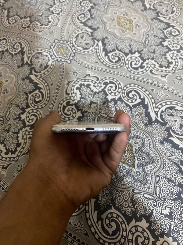 iPhone x white 4