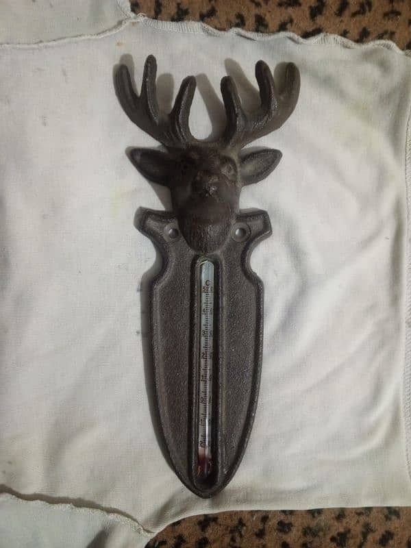 sculpture Deer Thermometter full fill with Red Murcery 4