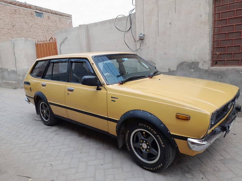 Toyota corolla  1976 stationwagon 8