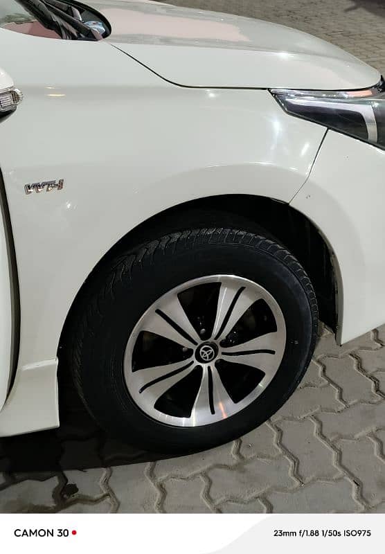 Toyota Corolla GLI 2016 Auto WhatsApp only 1