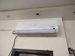 Haier Heat & Cool AC 1 Ton DC invertor best condition