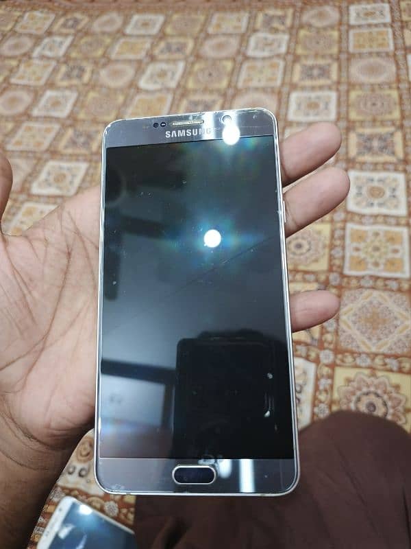 samsung note 5 . . . Only panel crack 6