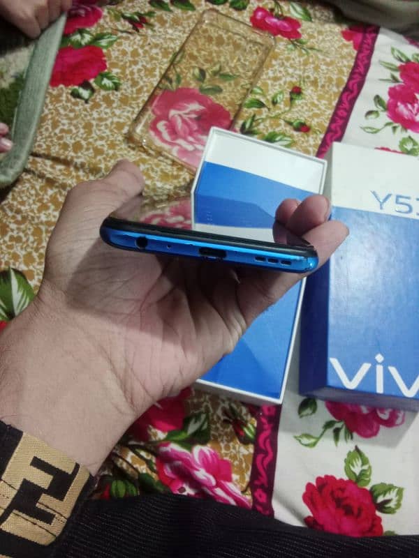 Vivo y53s 8+4gb ram / 128gb rom 2