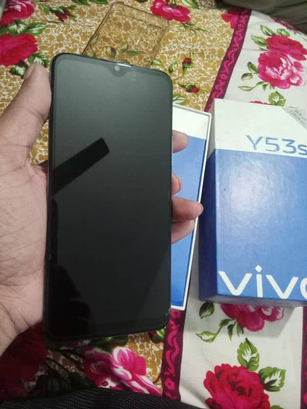 Vivo y53s 8+4gb ram / 128gb rom 4