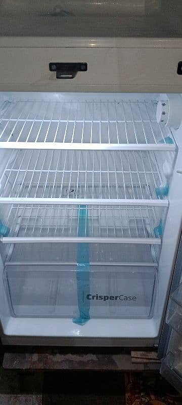 Dawlance new fridge medium size 4