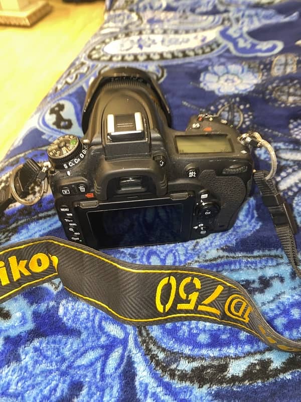 nikon d750 almost new with 2 lens 1