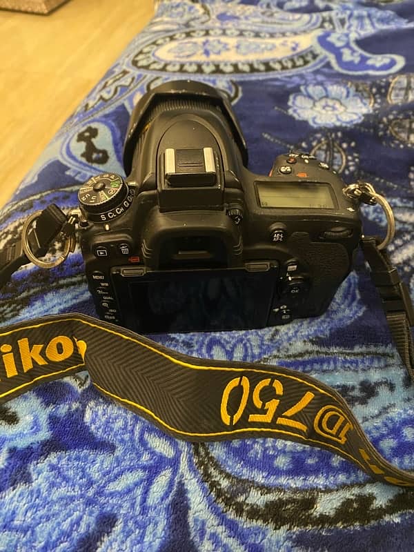 nikon d750 almost new with 2 lens 2