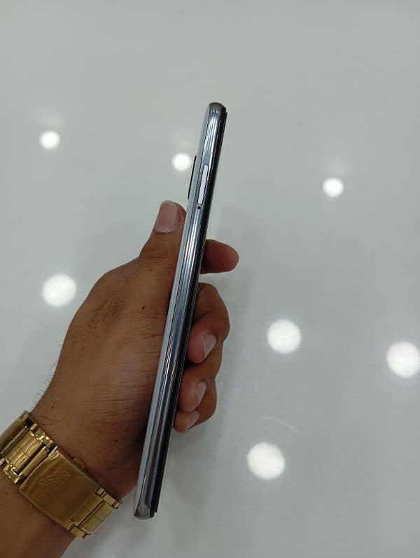 Xiaomi Redmi Note 9s 6