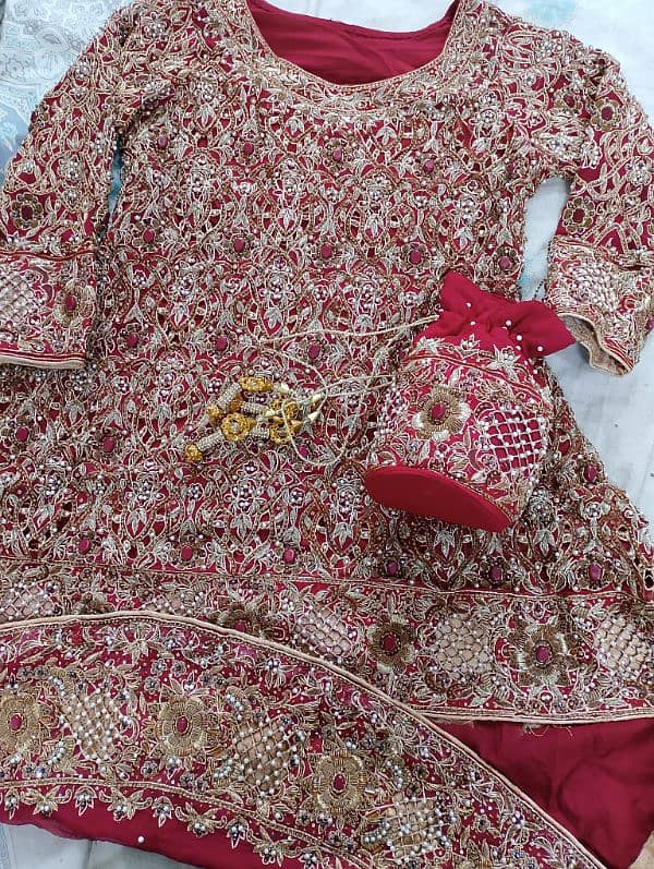 branded lehnga 0