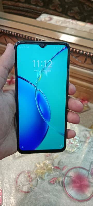 vivo y17s (ram 4+4gb memory 128gb) with box and charger 8 day use only 2