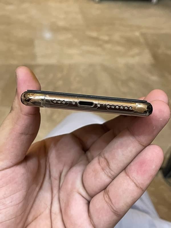 iPhone XS 64gb factory unlock e sim working mint condition urgent sale 2