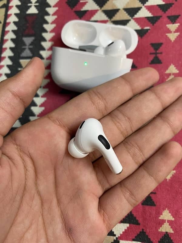 Apple Airpods pro 2nd generation 3