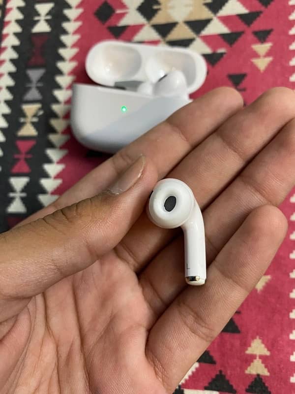 Apple Airpods pro 2nd generation 4